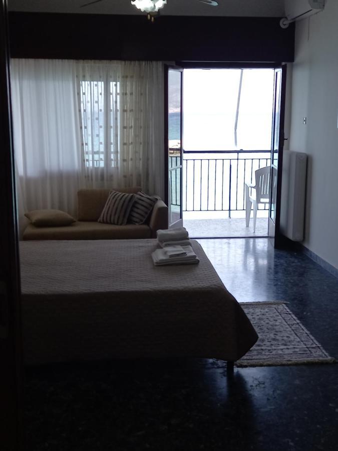Ekie Apartment With Sea View Kalamáta Eksteriør bilde